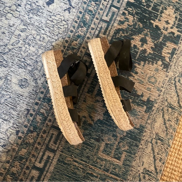 ESPIRIT platform black sandals / Size 10 - Picture 3 of 5